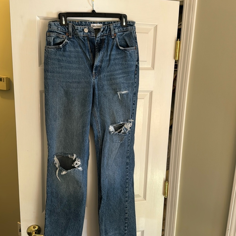 ZARA BLUE JEANS DISTRESSED